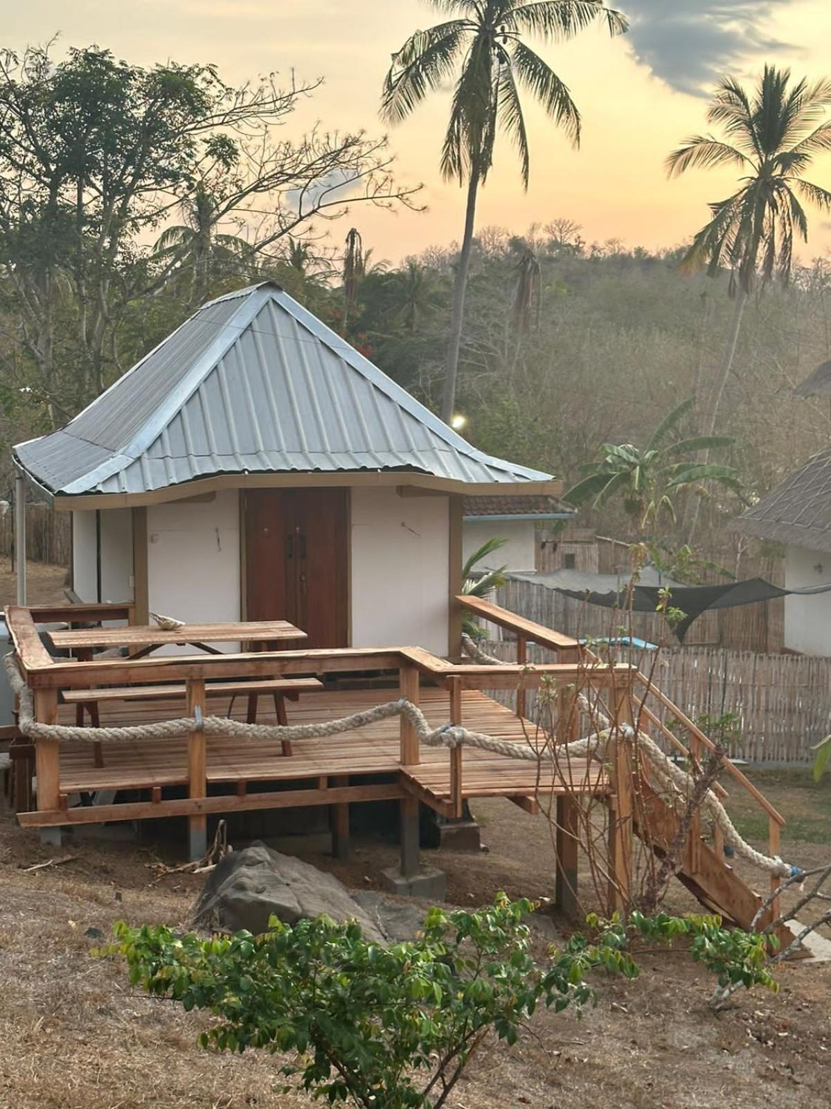 Khabita Beach Resort Lembar  Extérieur photo